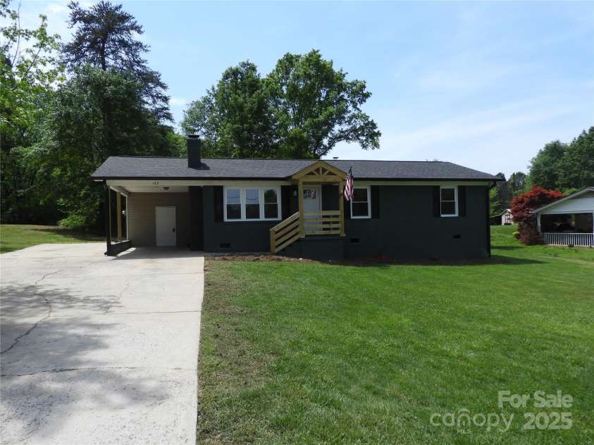 122 Mckee Drive, Blacksburg, SC 29702.  MLS# CAR4249285, YatesRealty ID 10302. 