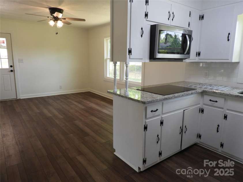 122 Mckee Drive, Blacksburg, SC 29702.  MLS# CAR4249285, YatesRealty ID 10302. 