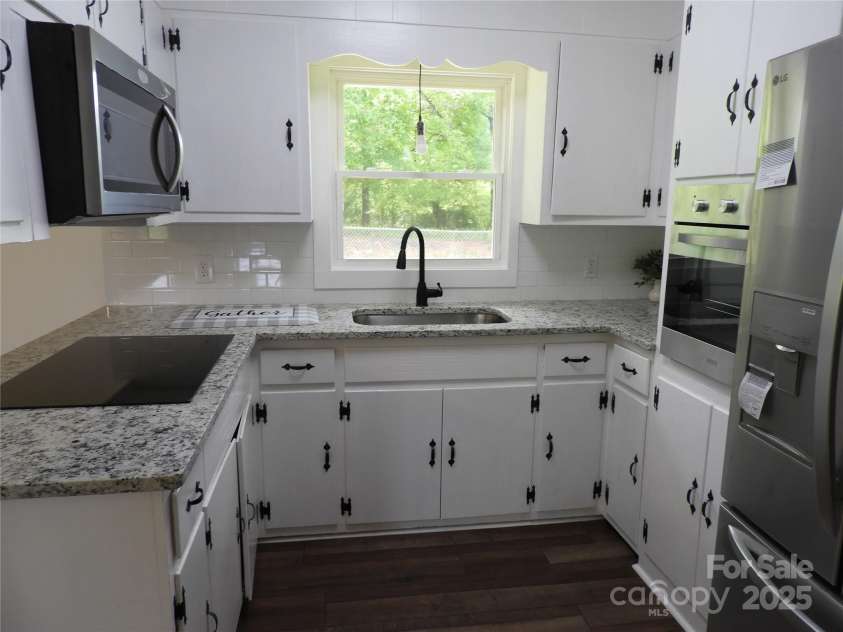 122 Mckee Drive, Blacksburg, SC 29702.  MLS# CAR4249285, YatesRealty ID 10302. 