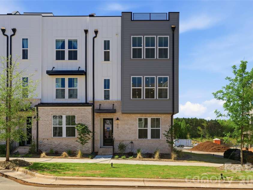 7029 Westrow Avenue, Charlotte, NC 28278.  MLS# CAR4302552, YatesRealty ID 10302. Front of home
