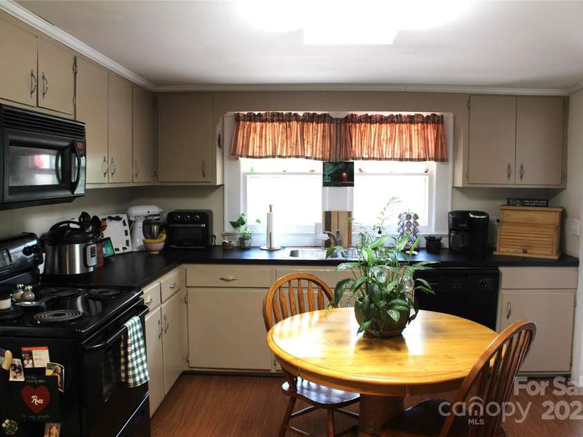 436 Oakwood Avenue, Albemarle, NC 28001.  MLS# CAR4173402, YatesRealty ID 10303. 