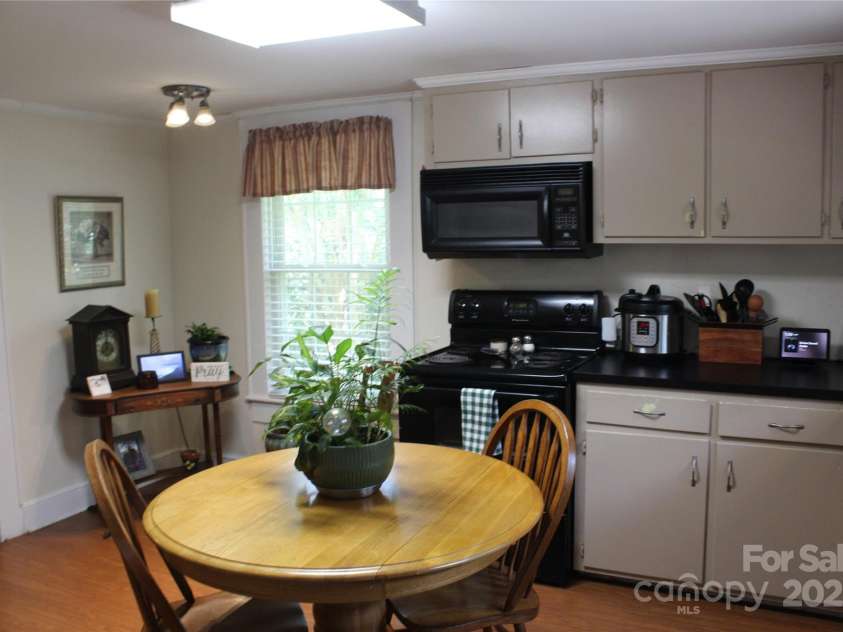 436 Oakwood Avenue, Albemarle, NC 28001.  MLS# CAR4173402, YatesRealty ID 10303. 