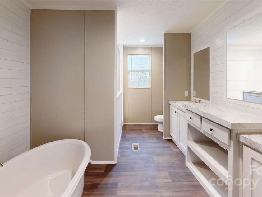 1542 Tillery Branch Road, Marshall, NC 28753.  MLS# CAR4205925, YatesRealty ID 10304. Primary Bath