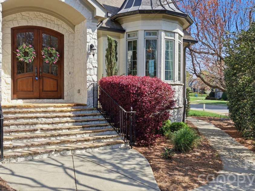 17335 Players Ridge Drive, Cornelius, NC 28031.  MLS# CAR4367949, YatesRealty ID 10304. 