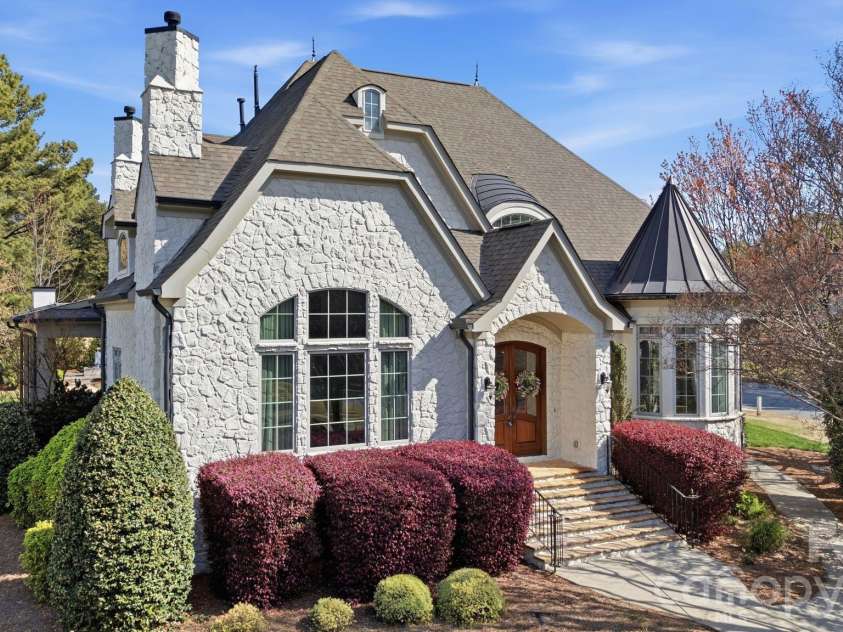 17335 Players Ridge Drive, Cornelius, NC 28031.  MLS# CAR4367949, YatesRealty ID 10304. 