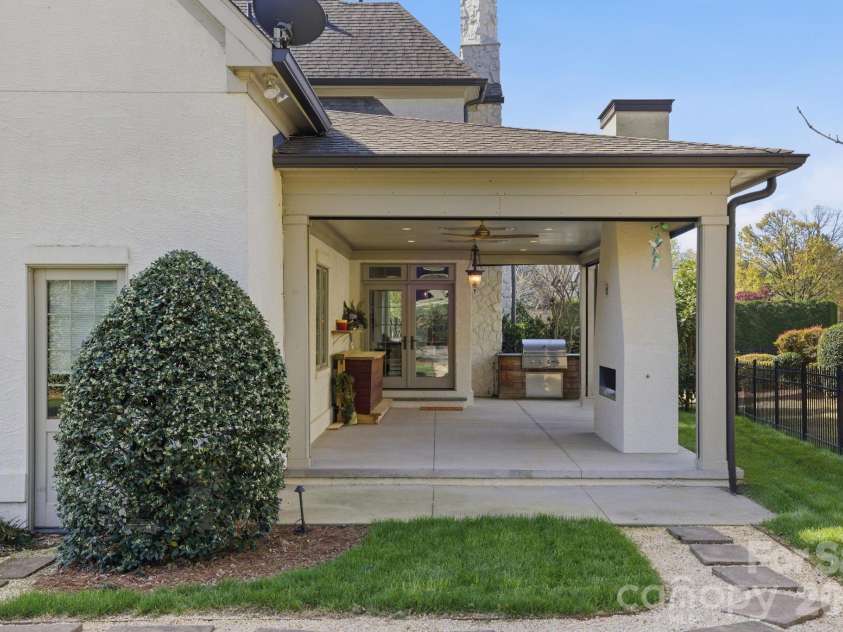 17335 Players Ridge Drive, Cornelius, NC 28031.  MLS# CAR4367949, YatesRealty ID 10304. 
