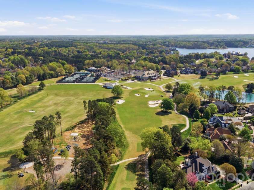 17335 Players Ridge Drive, Cornelius, NC 28031.  MLS# CAR4367949, YatesRealty ID 10304. 