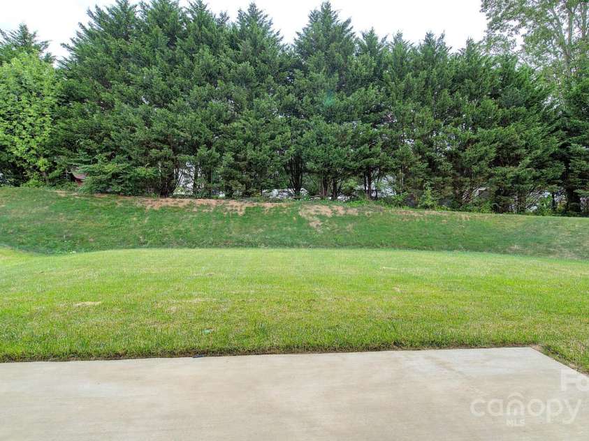 158 Ashelyn Park Drive, Fletcher, NC 28732.  MLS# CAR4199360, YatesRealty ID 10305. 