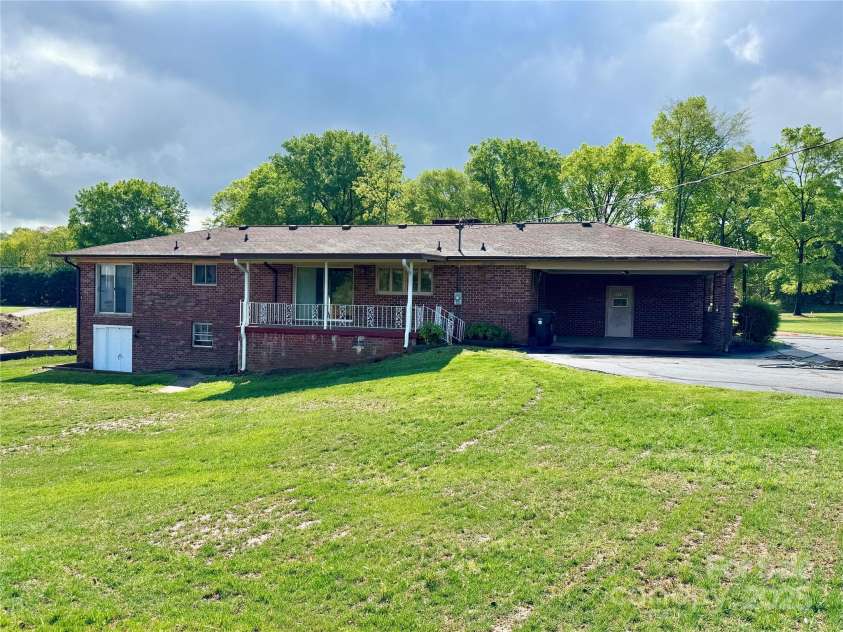 1012 Burrage Road, Concord, NC 28025.  MLS# CAR4247416, YatesRealty ID 10307. 