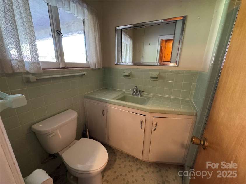1012 Burrage Road, Concord, NC 28025.  MLS# CAR4247416, YatesRealty ID 10307. Bath 1