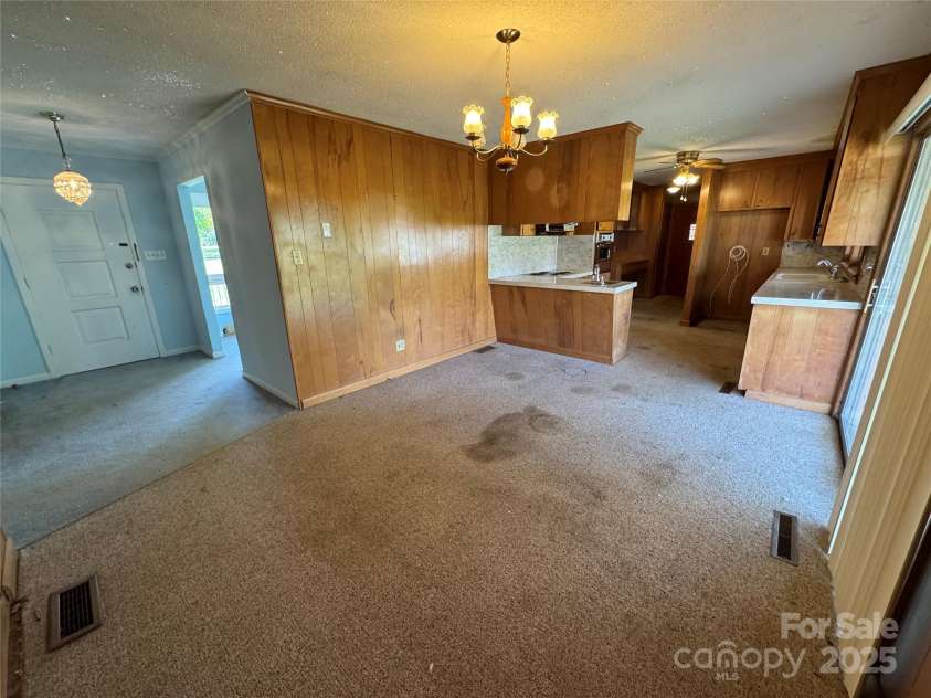 1012 Burrage Road, Concord, NC 28025.  MLS# CAR4247416, YatesRealty ID 10307. Breakfast area or den