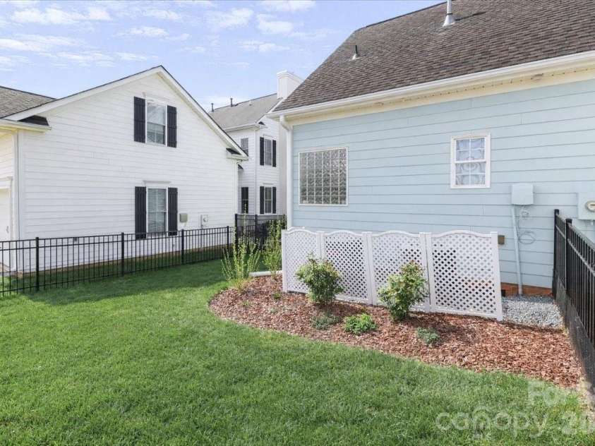 3368 Keady Mill Loop, Kannapolis, NC 28081.  MLS# CAR4357702, YatesRealty ID 10307. Fenced side and backyard