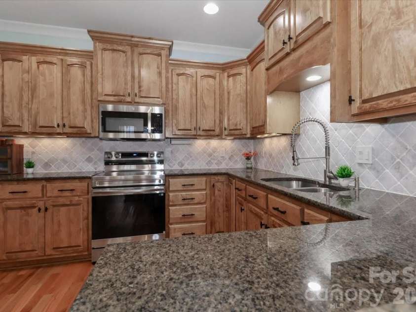 3368 Keady Mill Loop, Kannapolis, NC 28081.  MLS# CAR4357702, YatesRealty ID 10307. Kitchen