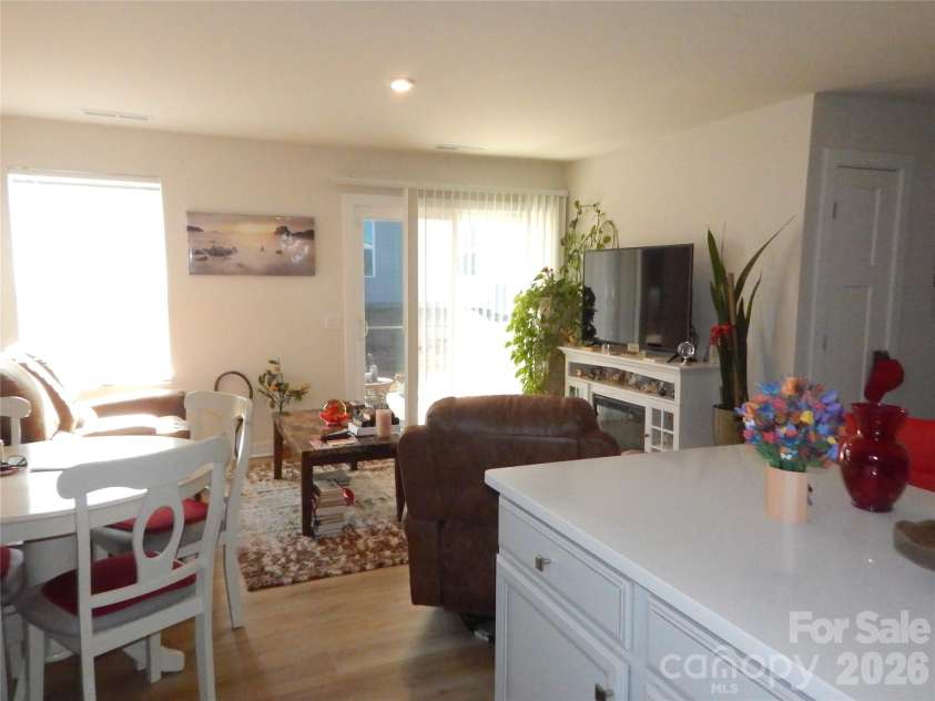 330 Damask Drive, Lancaster, SC 29720.  MLS# CAR4337374, YatesRealty ID 1031. 