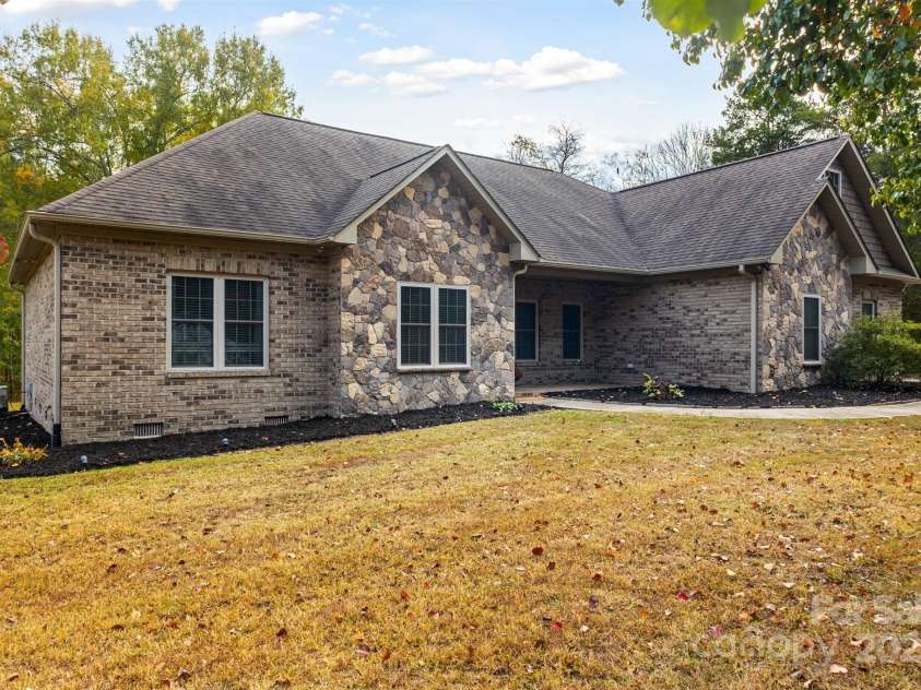 825 Lippard Road, Salisbury, NC 28146.  MLS# CAR4317192, YatesRealty ID 1031. 