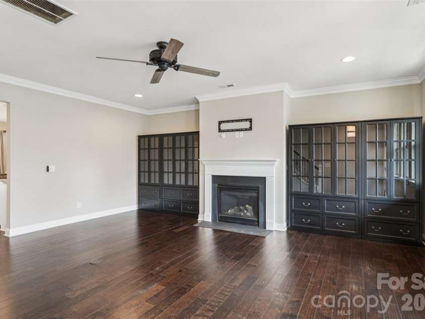 6309 Kennard Drive, Charlotte, NC 28216.  MLS# CAR4364364, YatesRealty ID 10310. 