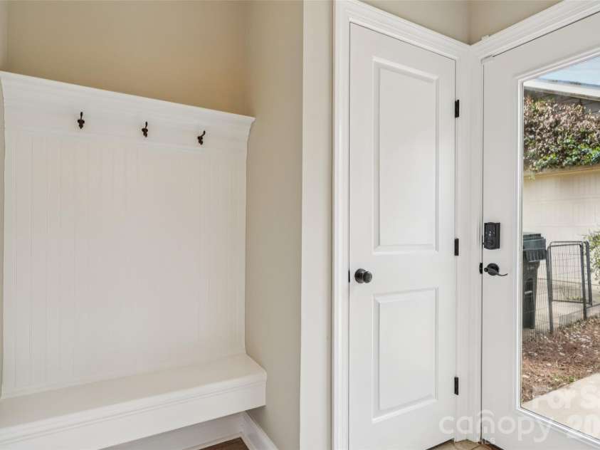 6309 Kennard Drive, Charlotte, NC 28216.  MLS# CAR4364364, YatesRealty ID 10310. 