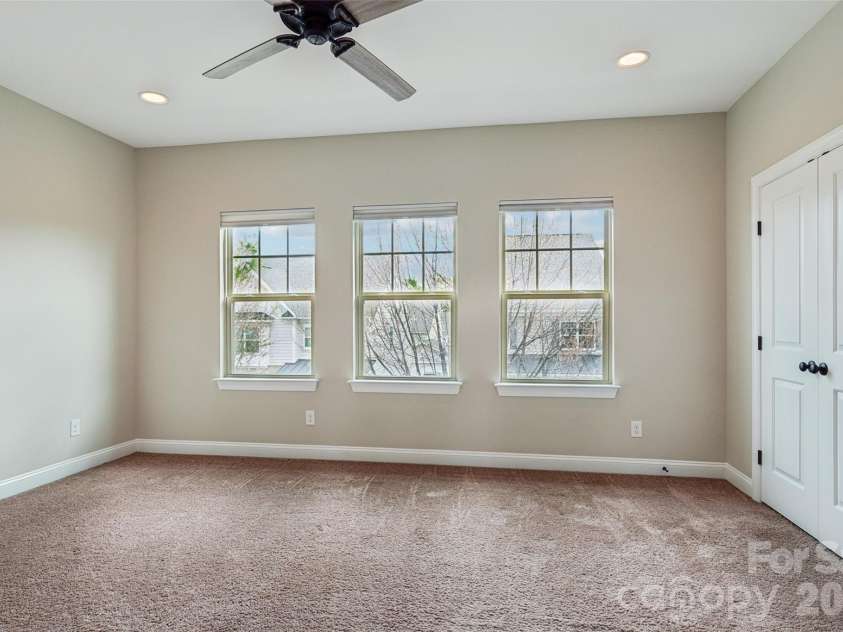 6309 Kennard Drive, Charlotte, NC 28216.  MLS# CAR4364364, YatesRealty ID 10310. 