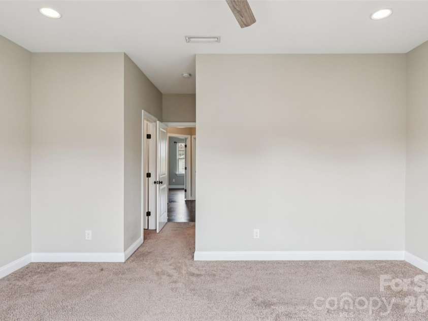 6309 Kennard Drive, Charlotte, NC 28216.  MLS# CAR4364364, YatesRealty ID 10310. 