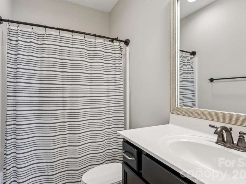 6309 Kennard Drive, Charlotte, NC 28216.  MLS# CAR4364364, YatesRealty ID 10310. 