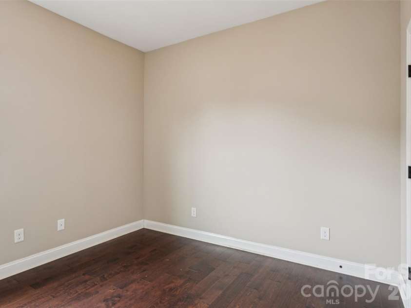 6309 Kennard Drive, Charlotte, NC 28216.  MLS# CAR4364364, YatesRealty ID 10310. 