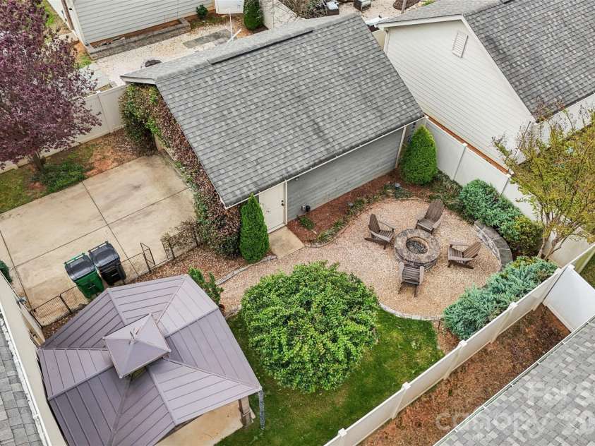 6309 Kennard Drive, Charlotte, NC 28216.  MLS# CAR4364364, YatesRealty ID 10310. 