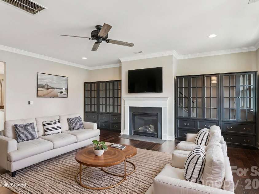 6309 Kennard Drive, Charlotte, NC 28216.  MLS# CAR4364364, YatesRealty ID 10310. 