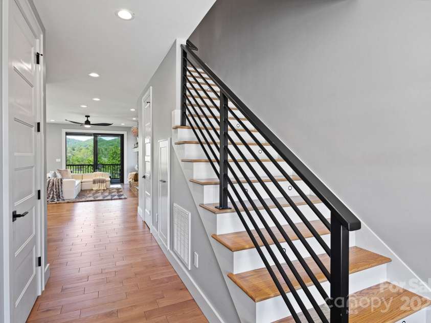 32 Taylor Mountain Road, Candler, NC 28715.  MLS# CAR4253791, YatesRealty ID 10311. 