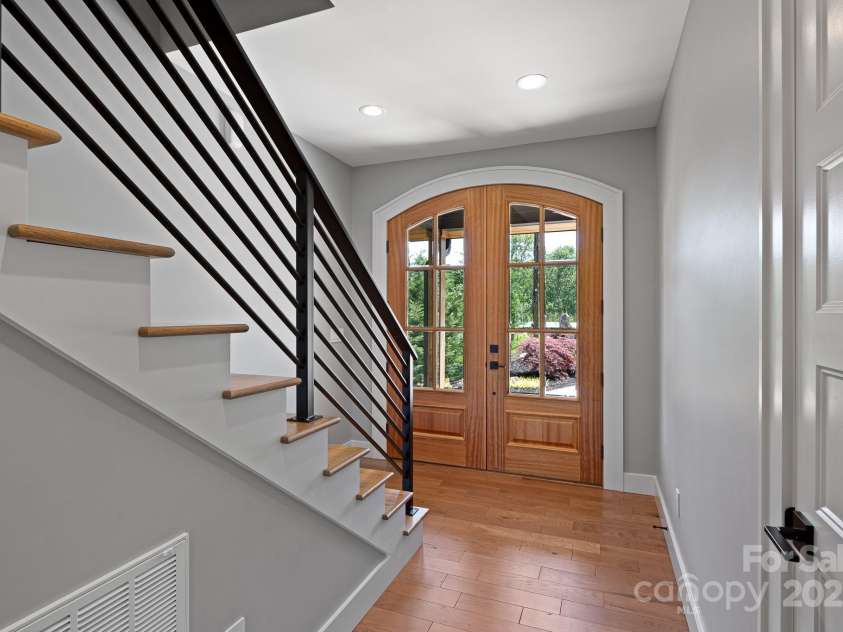 32 Taylor Mountain Road, Candler, NC 28715.  MLS# CAR4253791, YatesRealty ID 10311. 