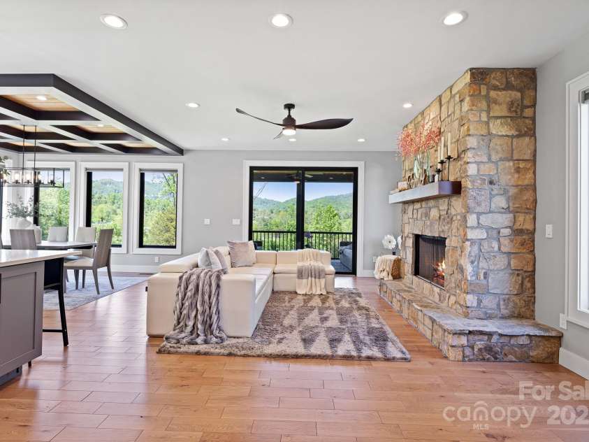 32 Taylor Mountain Road, Candler, NC 28715.  MLS# CAR4253791, YatesRealty ID 10311. 