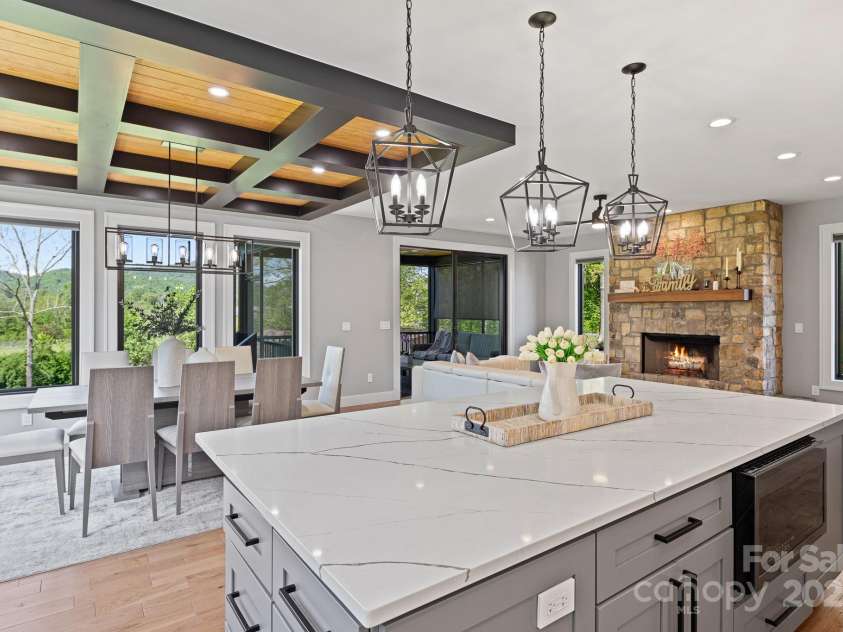 32 Taylor Mountain Road, Candler, NC 28715.  MLS# CAR4253791, YatesRealty ID 10311. 