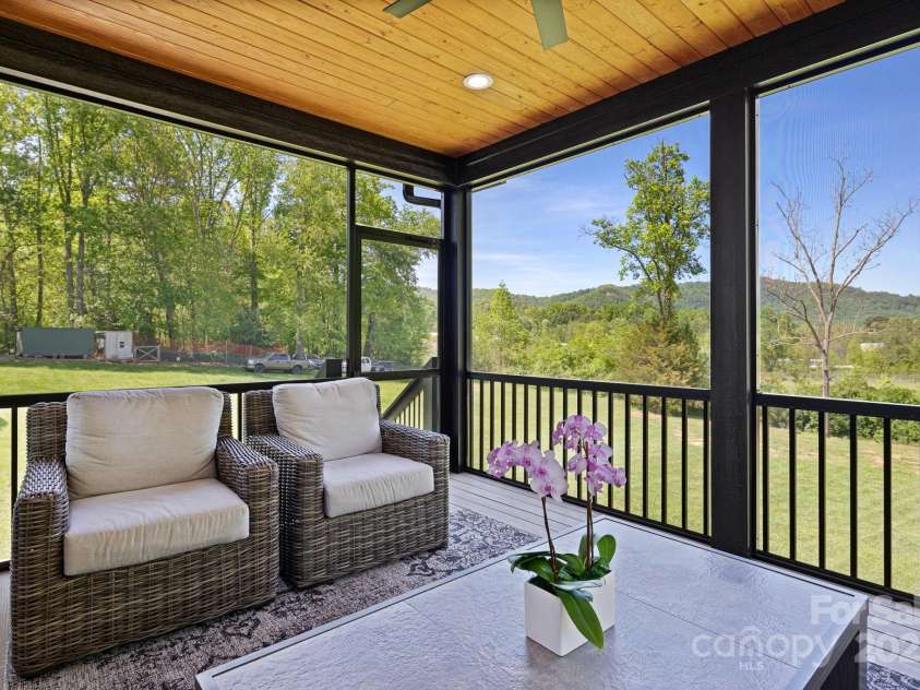 32 Taylor Mountain Road, Candler, NC 28715.  MLS# CAR4253791, YatesRealty ID 10311. 