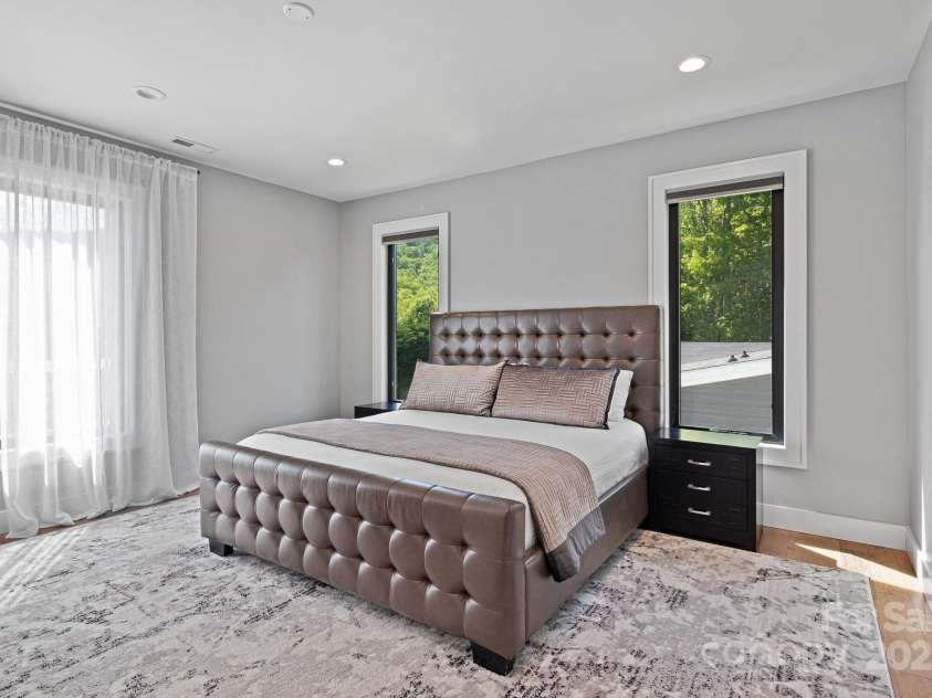 32 Taylor Mountain Road, Candler, NC 28715.  MLS# CAR4253791, YatesRealty ID 10311. 