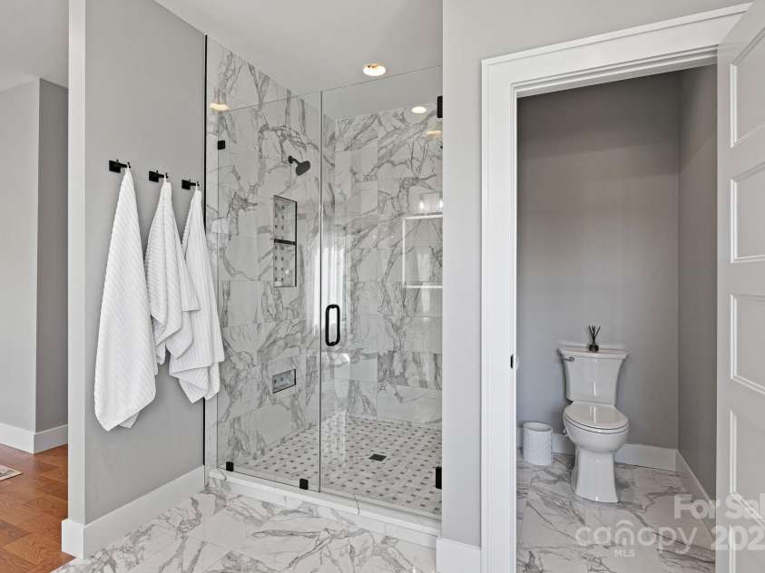 32 Taylor Mountain Road, Candler, NC 28715.  MLS# CAR4253791, YatesRealty ID 10311. 