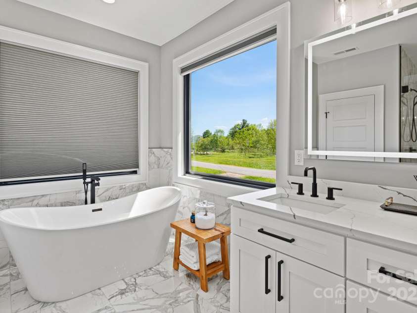 32 Taylor Mountain Road, Candler, NC 28715.  MLS# CAR4253791, YatesRealty ID 10311. 