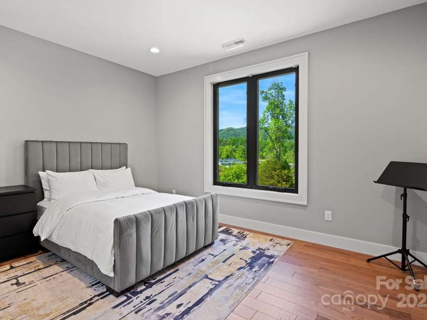 32 Taylor Mountain Road, Candler, NC 28715.  MLS# CAR4253791, YatesRealty ID 10311. 