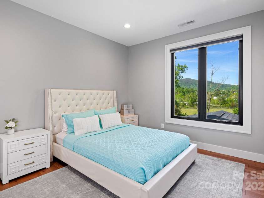 32 Taylor Mountain Road, Candler, NC 28715.  MLS# CAR4253791, YatesRealty ID 10311. 