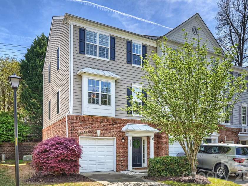 5423 Dockery Drive, Charlotte, NC 28209.  MLS# CAR4352365, YatesRealty ID 10312. 