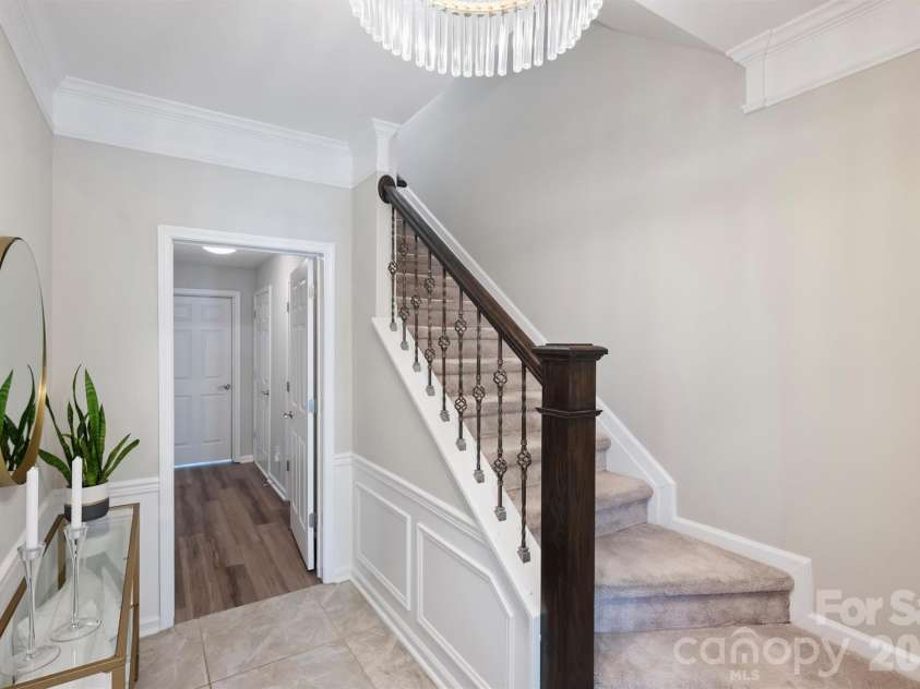 5423 Dockery Drive, Charlotte, NC 28209.  MLS# CAR4352365, YatesRealty ID 10312. 