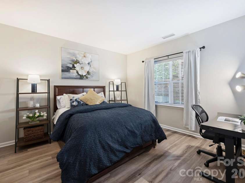 5423 Dockery Drive, Charlotte, NC 28209.  MLS# CAR4352365, YatesRealty ID 10312. 
