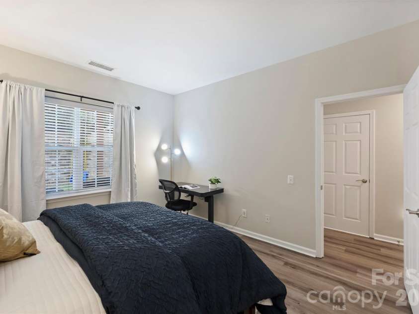 5423 Dockery Drive, Charlotte, NC 28209.  MLS# CAR4352365, YatesRealty ID 10312. 