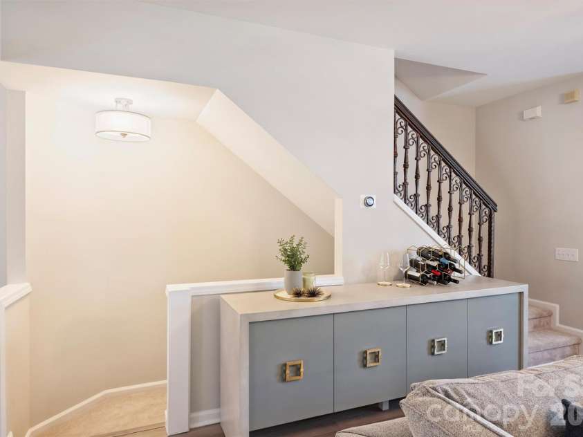 5423 Dockery Drive, Charlotte, NC 28209.  MLS# CAR4352365, YatesRealty ID 10312. 