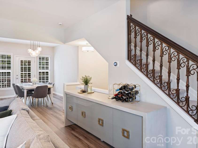 5423 Dockery Drive, Charlotte, NC 28209.  MLS# CAR4352365, YatesRealty ID 10312. 
