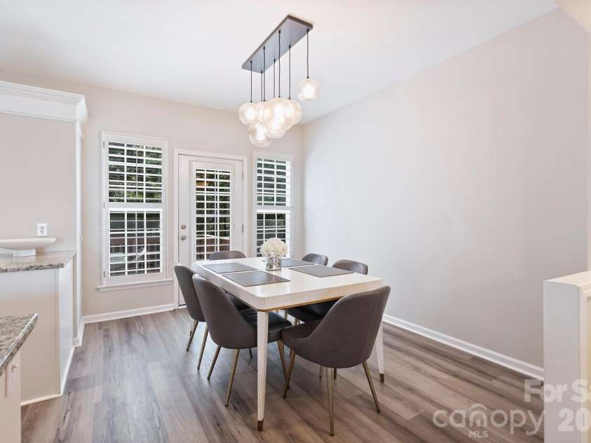 5423 Dockery Drive, Charlotte, NC 28209.  MLS# CAR4352365, YatesRealty ID 10312. 
