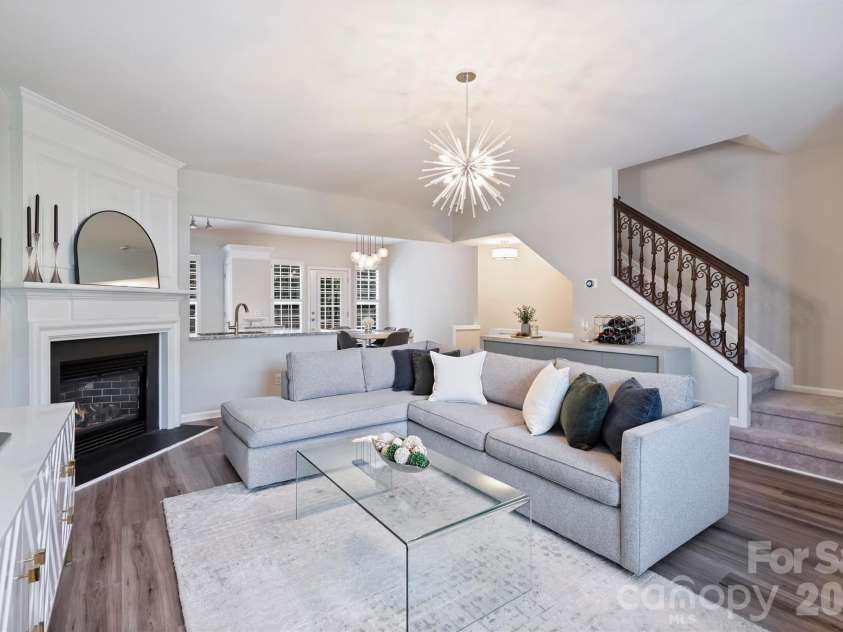 5423 Dockery Drive, Charlotte, NC 28209.  MLS# CAR4352365, YatesRealty ID 10312. 