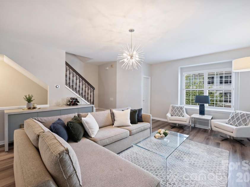 5423 Dockery Drive, Charlotte, NC 28209.  MLS# CAR4352365, YatesRealty ID 10312. 