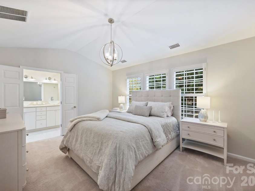 5423 Dockery Drive, Charlotte, NC 28209.  MLS# CAR4352365, YatesRealty ID 10312. 