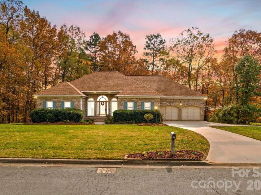 411 Wildwood Drive, Salisbury, NC 28146.  MLS# CAR4345684, YatesRealty ID 10313. 