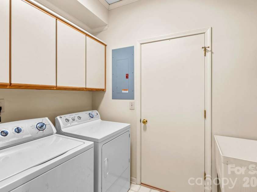 411 Wildwood Drive, Salisbury, NC 28146.  MLS# CAR4345684, YatesRealty ID 10313. 