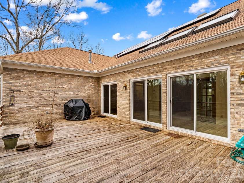 411 Wildwood Drive, Salisbury, NC 28146.  MLS# CAR4345684, YatesRealty ID 10313. 
